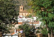 La calle de un pueblo de la Alpujarra que ha cambiado hasta tres veces de nombre