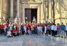 Un centenar de fieles peregrinan hasta la parroquia de Pechina