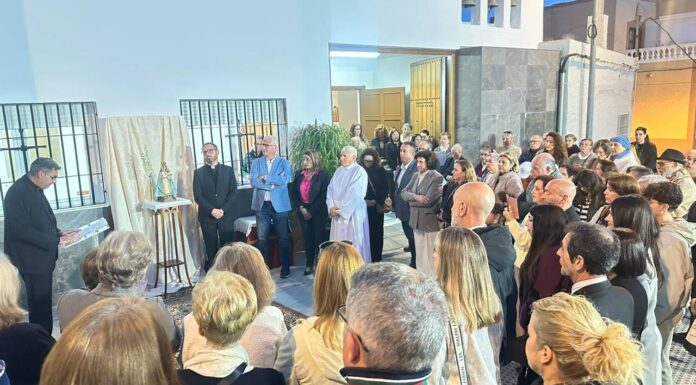 Huércal de Almería celebra la bendición de la nueva torre campanario de La Fuensanta