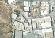 Herido un trabajador tras caer desde el techo de una nave en Huércal de Almería