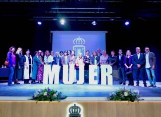 Huércal de Almería reconoce a cinco referentes locales en la Gala de la Mujer