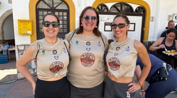 Alhabia reúne a más de 500 personas en una jornada que une senderismo y tradición alfarera