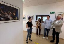 Huércal acoge ‘La otra mirada’, una exposición que redescubre la Semana Santa a través del objetivo