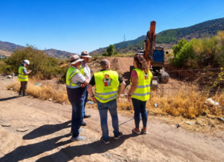 Fondón mejora su acceso oeste desde la A-348 con una nueva vía de servicio y una rotonda