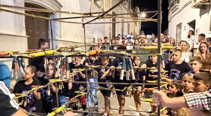 Alhabia celebra sus Fiestas del Santo Cristo de los Caminantes con pólvora y música
