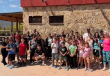 Vecinos de Pechina visitan Almócita para disfrutar de una jornada de multiaventura