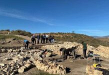 Los Millares descubre una entrada monumental en un edificio de más de 400 metros cuadrados